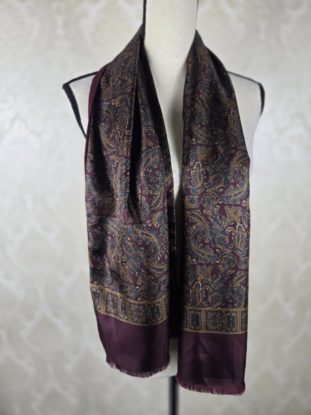 Lands' End Reversible Oblong Scarf Paisley/Solid Silk/Wool Small Fringe Gifts